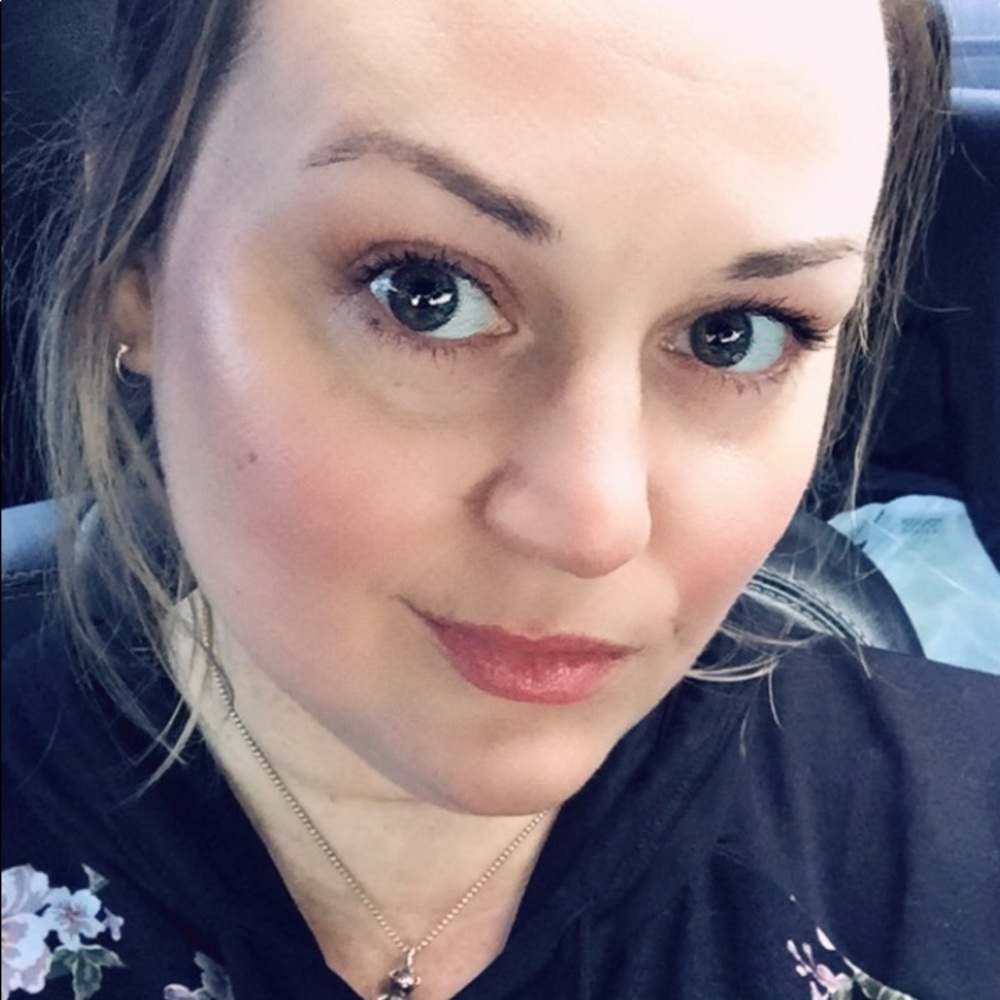 Meet your Posher, Amanda